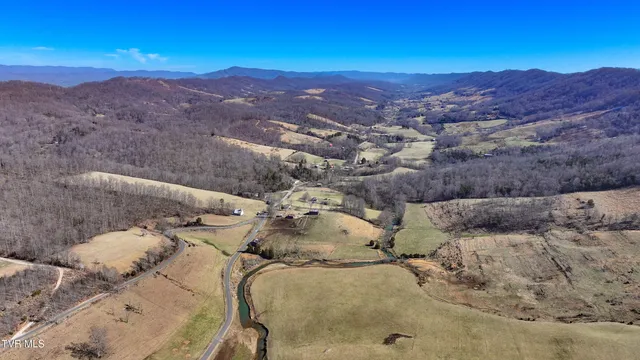 $500,000 | 9867 Middle Wallens Creek Road, Jonesville, VA 24263