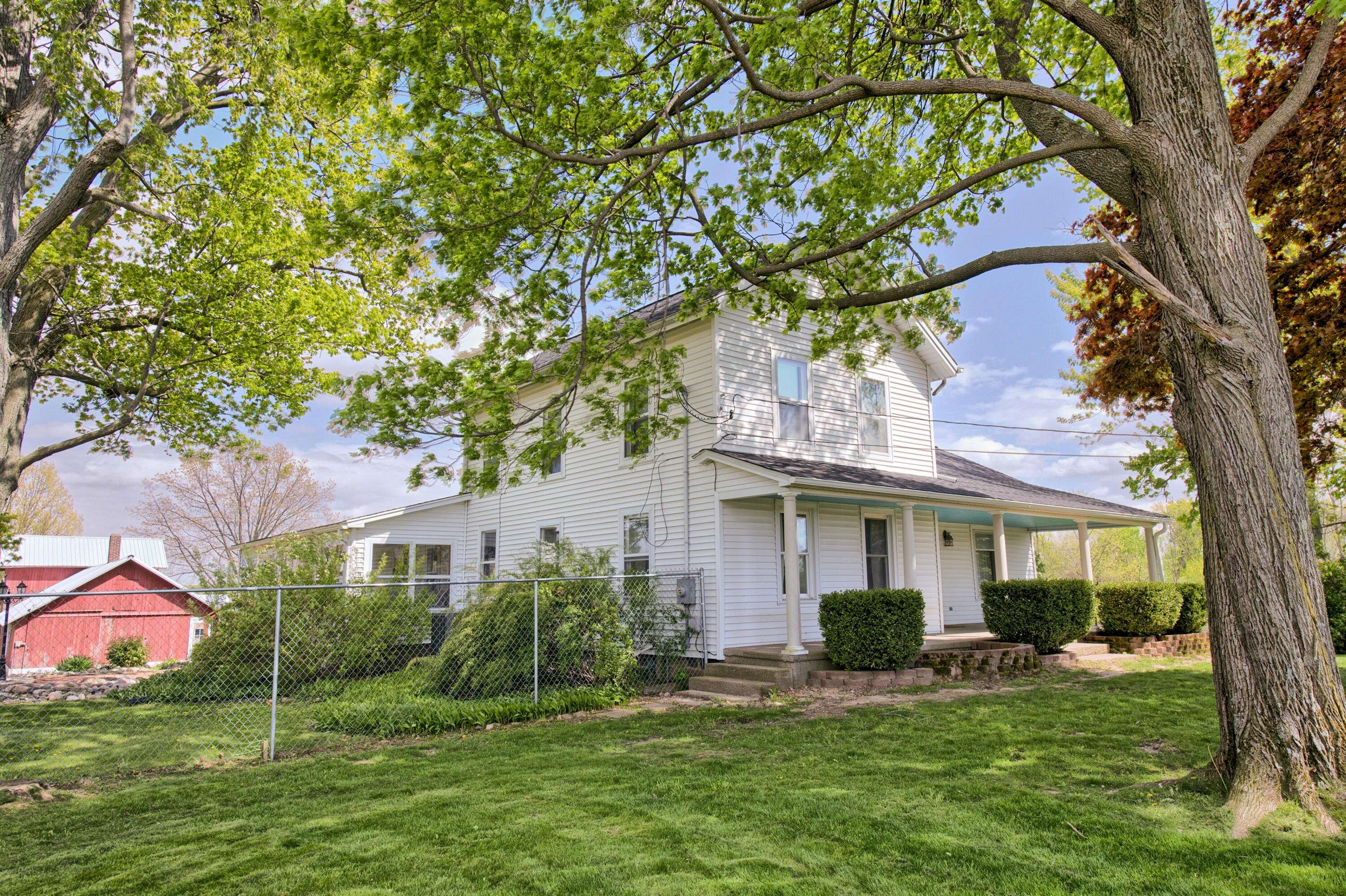 8250 Oneida Road Grand Ledge, MI 48837 - Photo 42 of 55 Front view