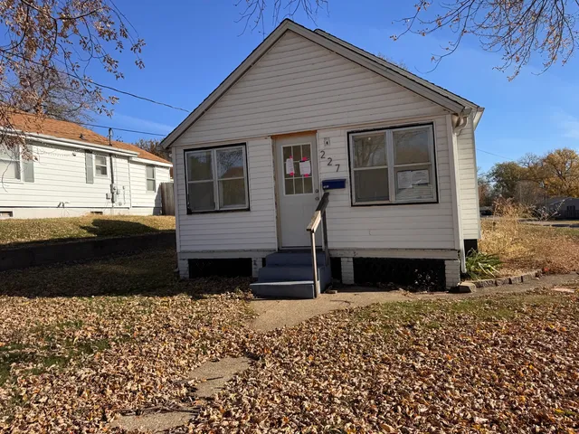 $29,900 | 227 Avenue D, Rock Falls, IL 61071