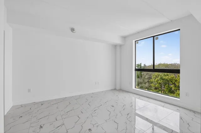 $3,925 | 250 West Hidden Valley Boulevard, Unit 104, Boca Raton, FL 33487