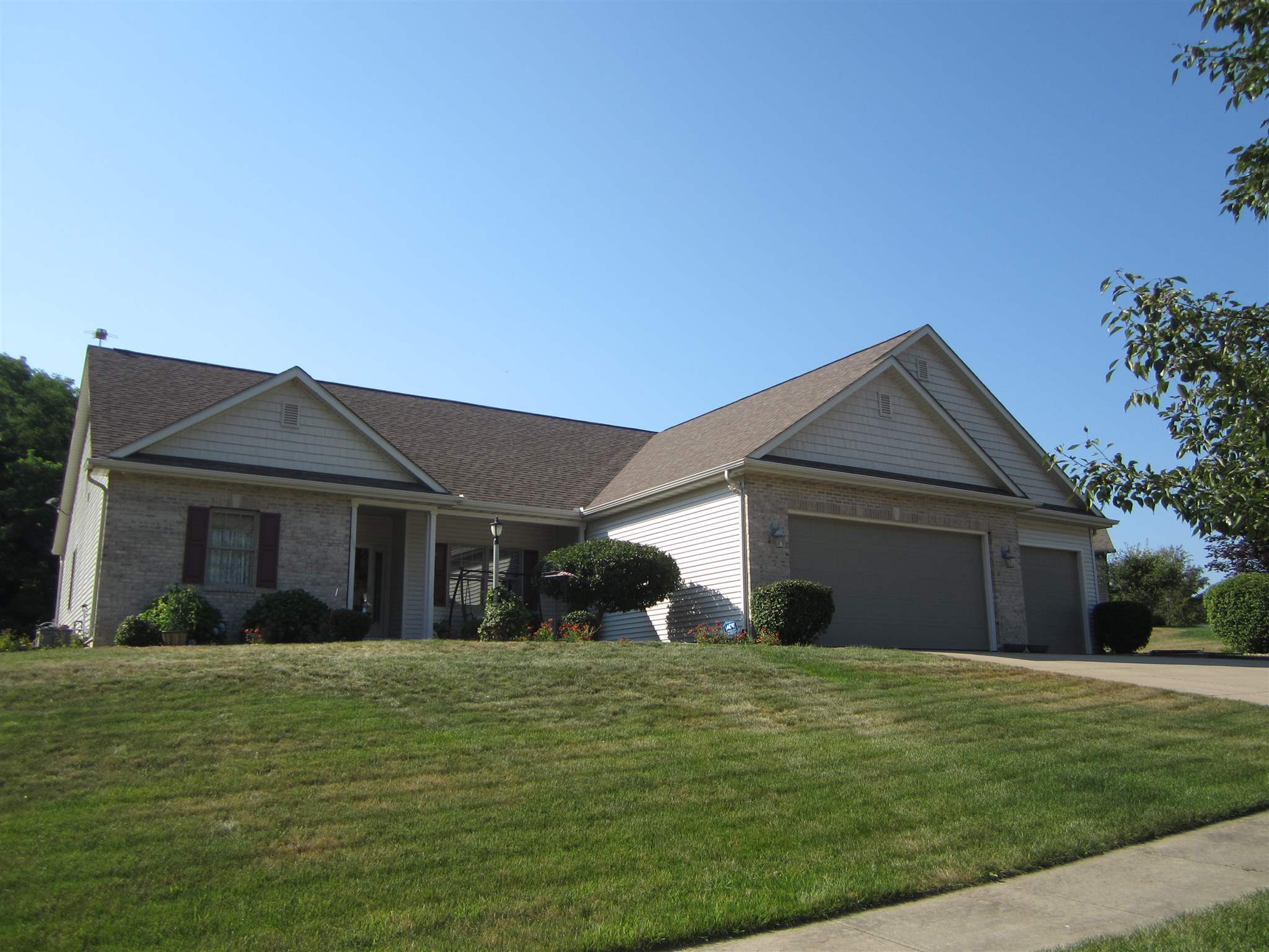 609 West Dunn Road New Carlisle, IN 46552 - Photo 2 of 36 Gallery Image 2