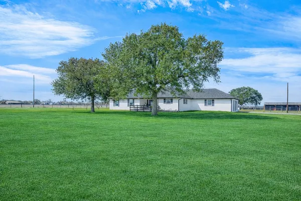 $999,000 | 10550 Brinkmeyer Road, Needville, TX 77461