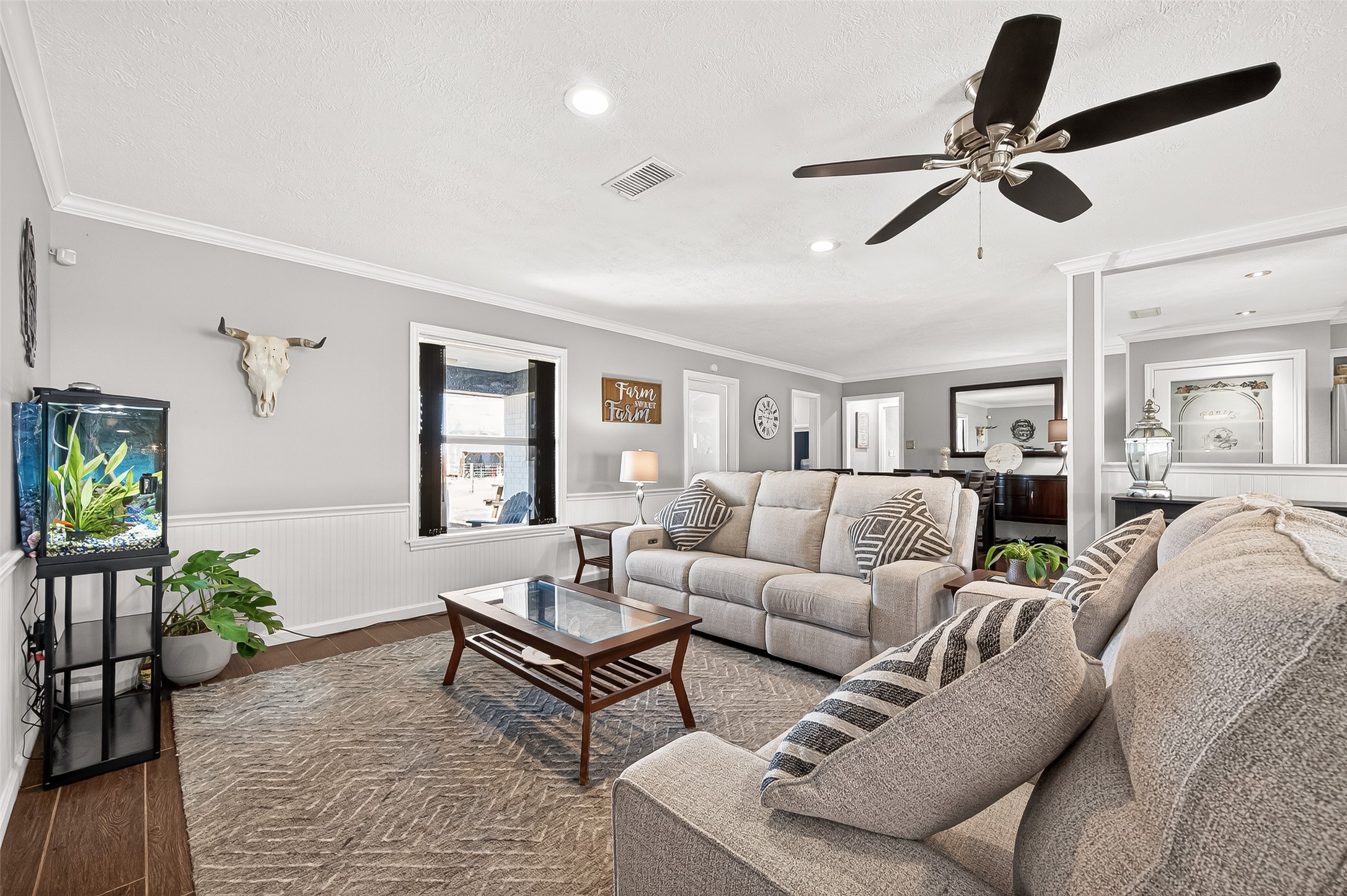 10550 Brinkmeyer Road Needville, TX 77461 - Photo 39 of 40 Open floor plan