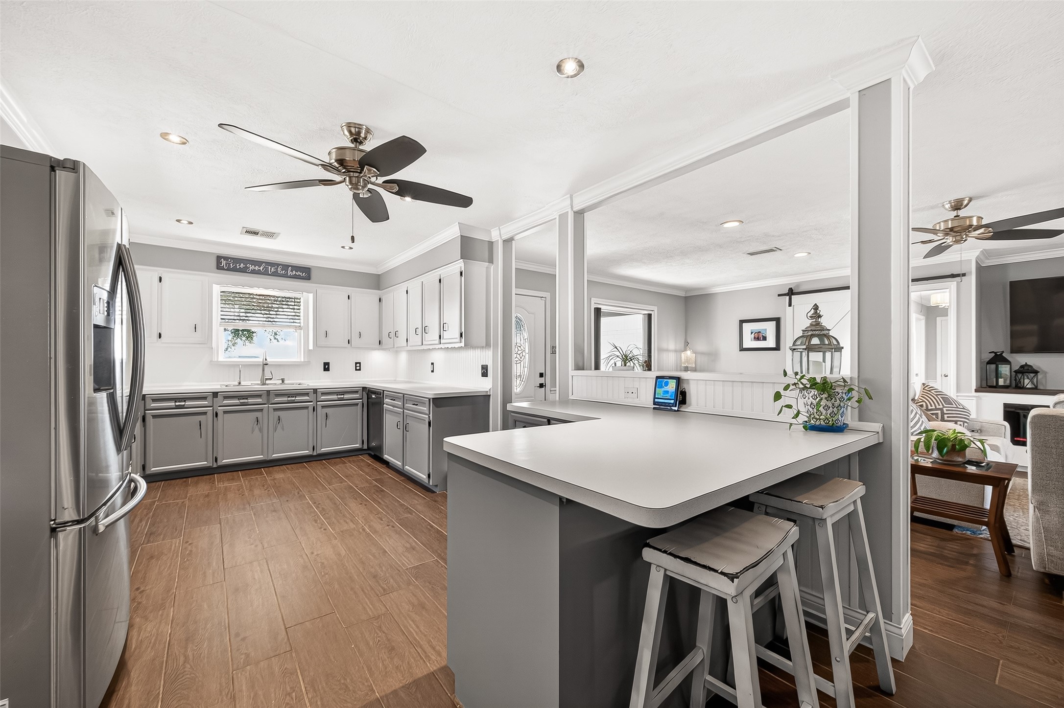 10550 Brinkmeyer Road Needville, TX 77461 - Photo 12 of 40 Breakfast bar - large kitchen with ample counter top space