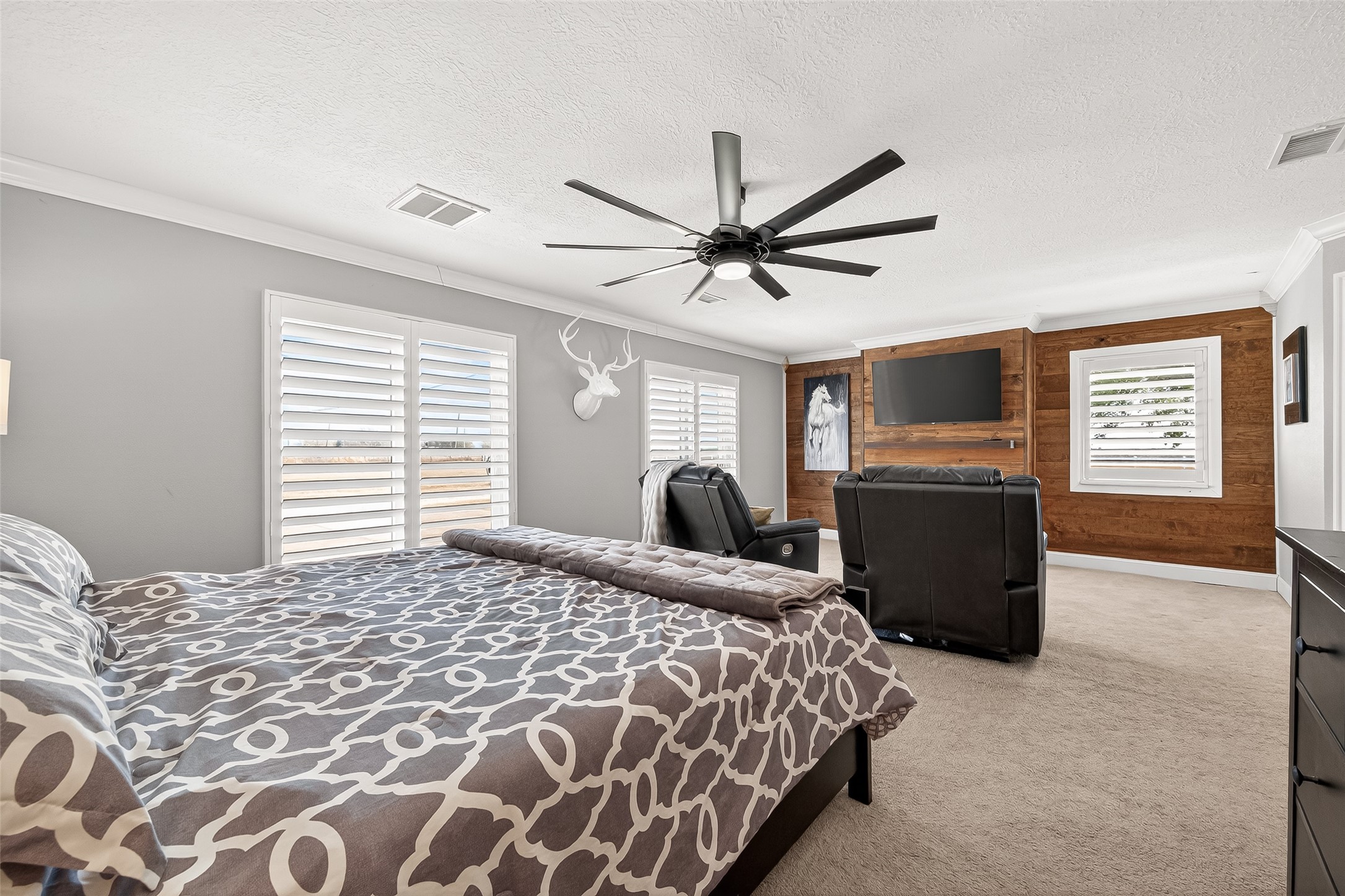 10550 Brinkmeyer Road Needville, TX 77461 - Photo 19 of 40 Lots of natural light