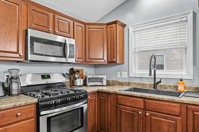 $304,900 | 1713 Hunters Ridge Court, Mahomet, IL 61853