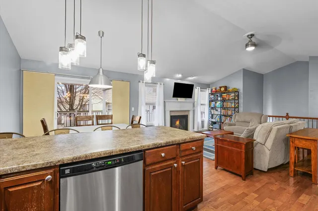 $304,900 | 1713 Hunters Ridge Court, Mahomet, IL 61853