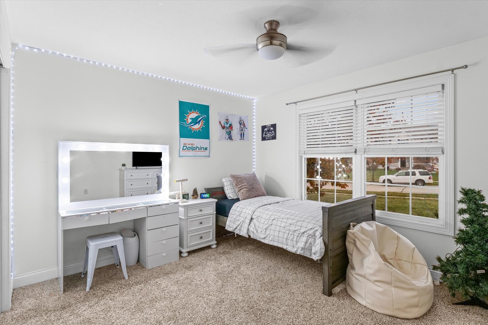 1713 Hunters Ridge Court Mahomet, IL 61853 - Photo 16 of 30 a bedroom with a bed and a desk