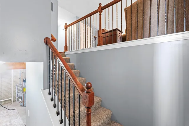 $304,900 | 1713 Hunters Ridge Court, Mahomet, IL 61853