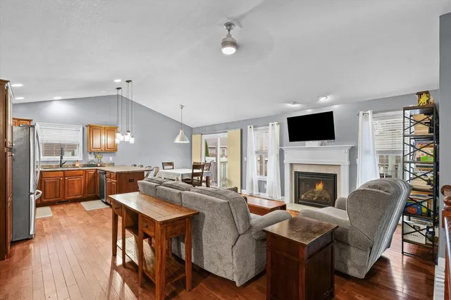 $304,900 | 1713 Hunters Ridge Court, Mahomet, IL 61853