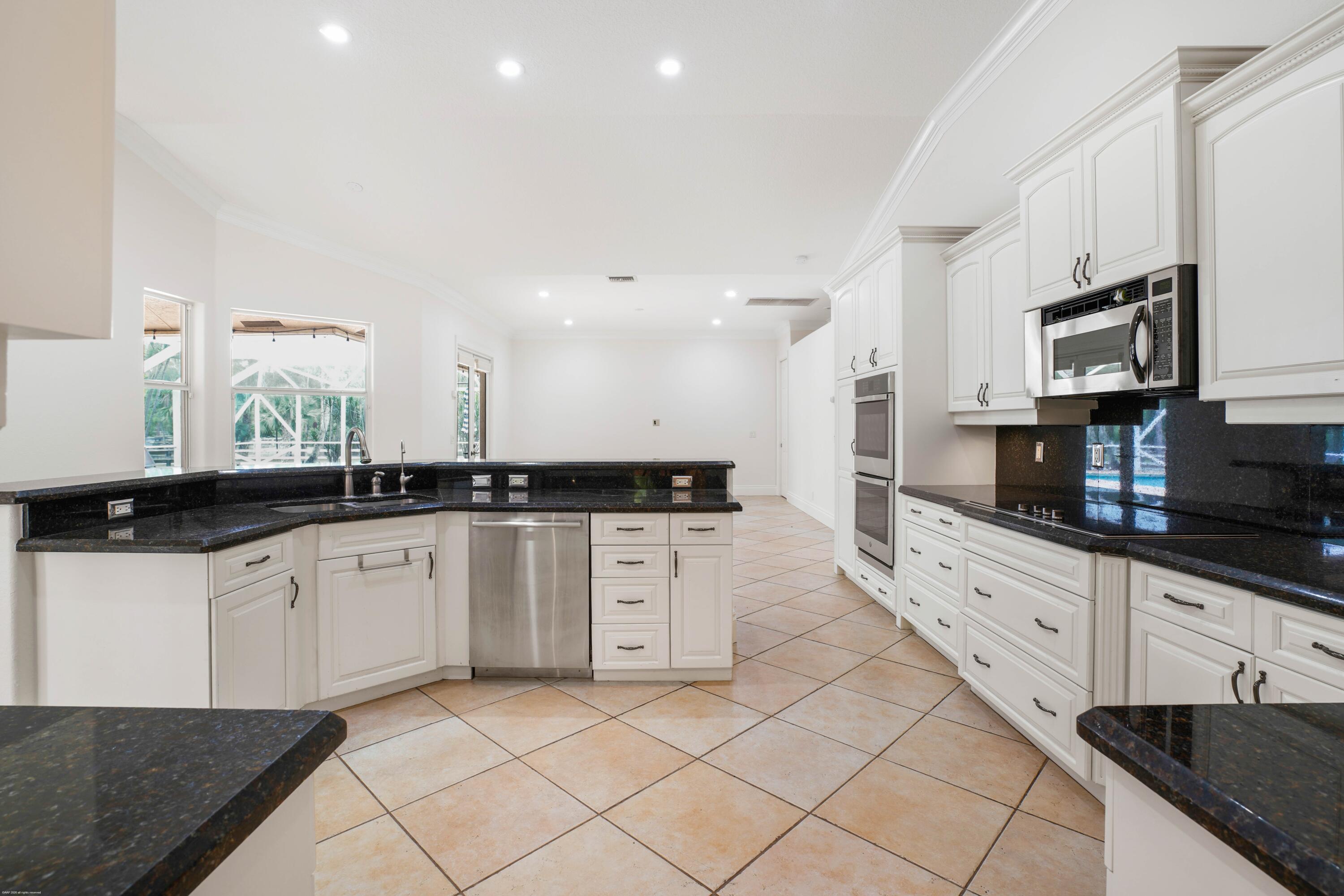 2560 Buck Ridge Trail Loxahatchee, FL 33470 - Photo 18 of 65 Kitchen