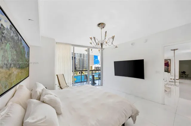 a en suite bathroom with a sink and a mirror