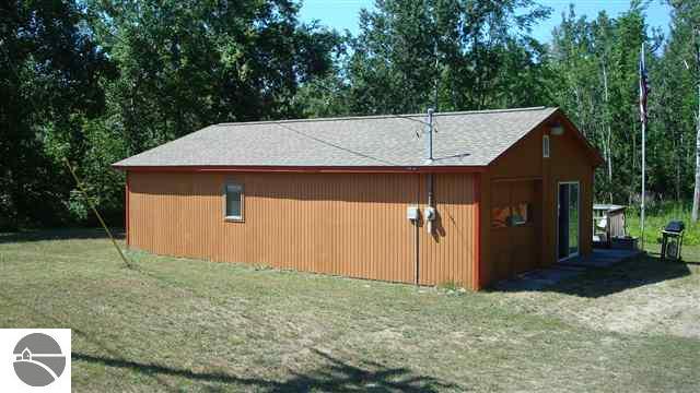 8012 Platte Road Beulah, MI 49617 - Photo 13 of 16 1738274-12.JPG