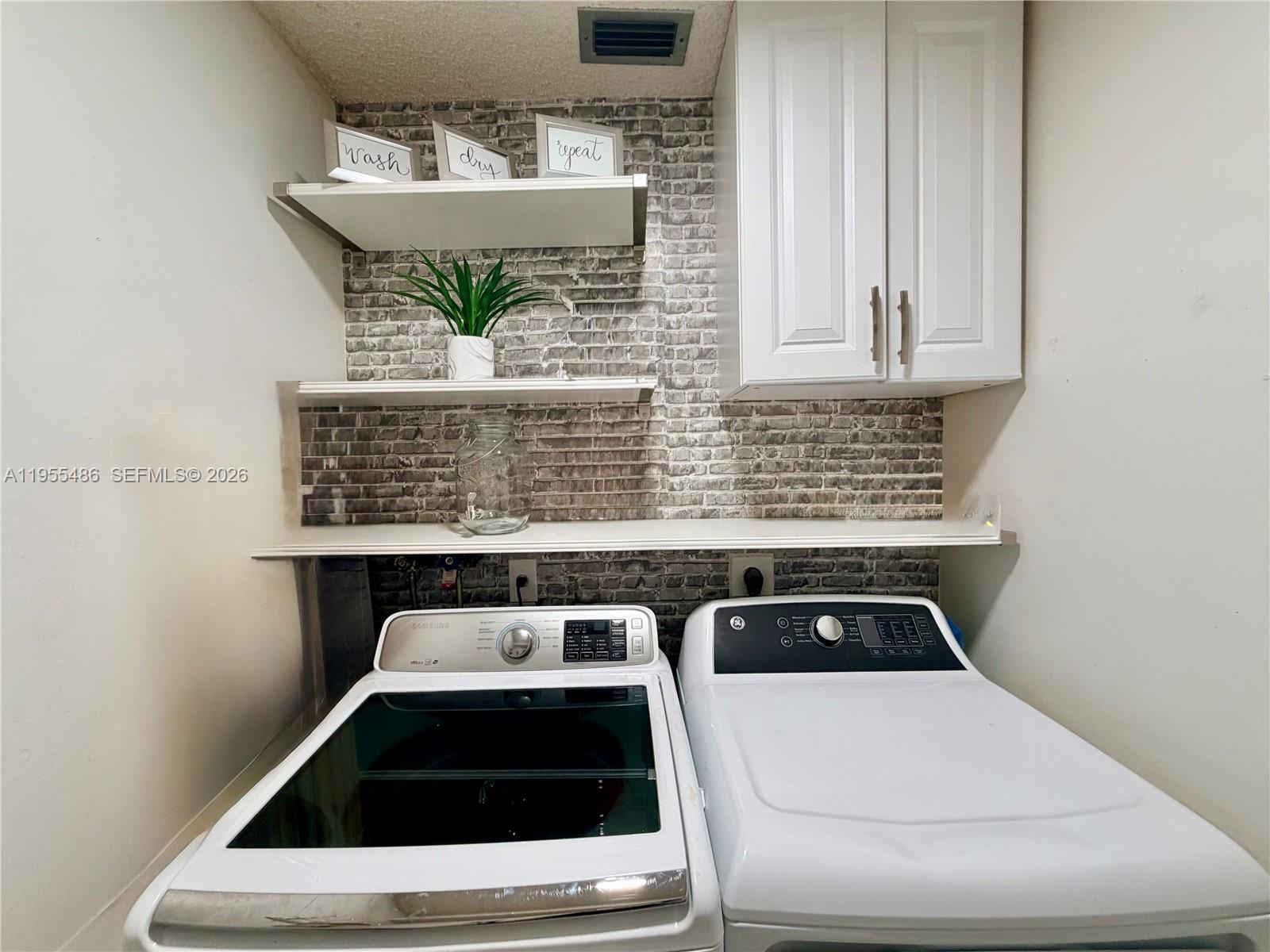 2865 Begonia Way Cooper City, FL 33026 - Photo 17 of 40