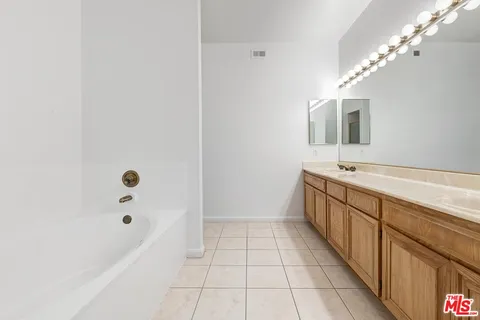 $849,000 | 10475 Eastborne Avenue, Unit 107, Los Angeles, CA 90024