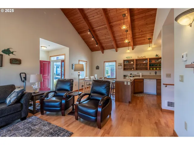 $459,999 | 1312 Village Loop, Bandon, OR 97411