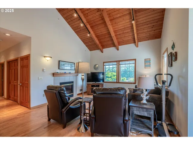 $459,999 | 1312 Village Loop, Bandon, OR 97411