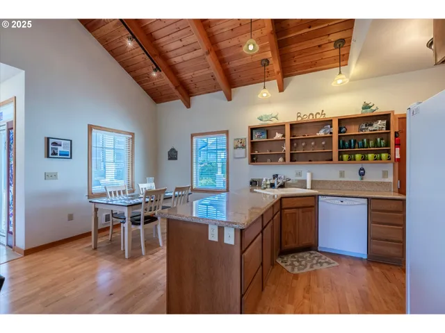 $459,999 | 1312 Village Loop, Bandon, OR 97411