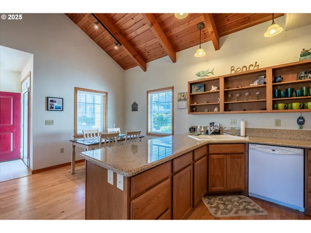 $459,999 | 1312 Village Loop, Bandon, OR 97411