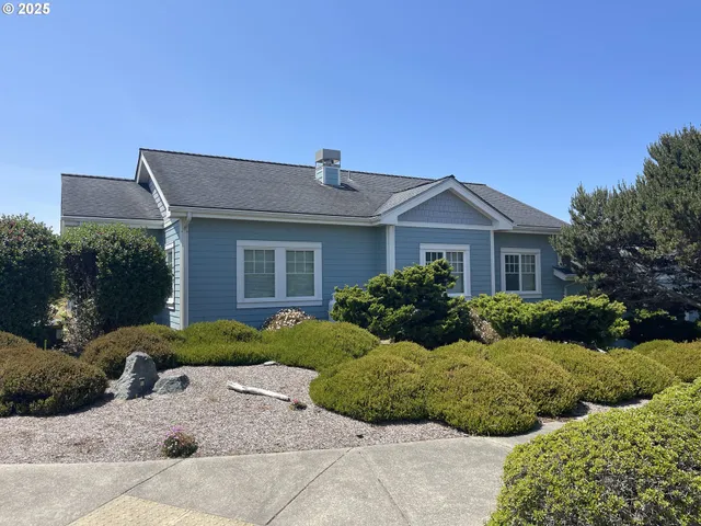 $459,999 | 1312 Village Loop, Bandon, OR 97411