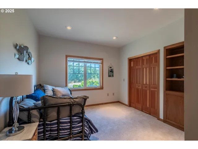 $459,999 | 1312 Village Loop, Bandon, OR 97411