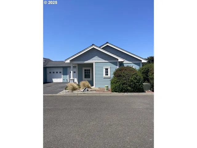 $459,999 | 1312 Village Loop, Bandon, OR 97411
