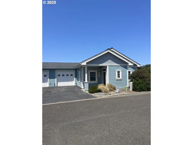 $459,999 | 1312 Village Loop, Bandon, OR 97411