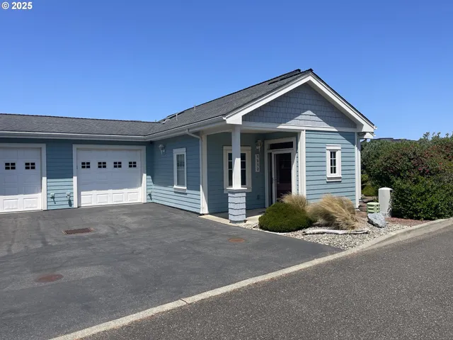 $459,999 | 1312 Village Loop, Bandon, OR 97411