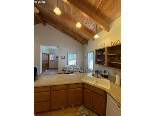 $459,999 | 1312 Village Loop, Bandon, OR 97411