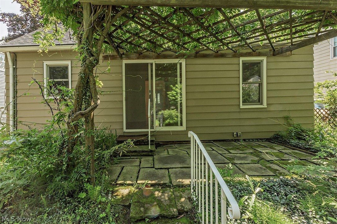 1744 Edgefield Road Lyndhurst, OH 44124 - Photo 5 of 34