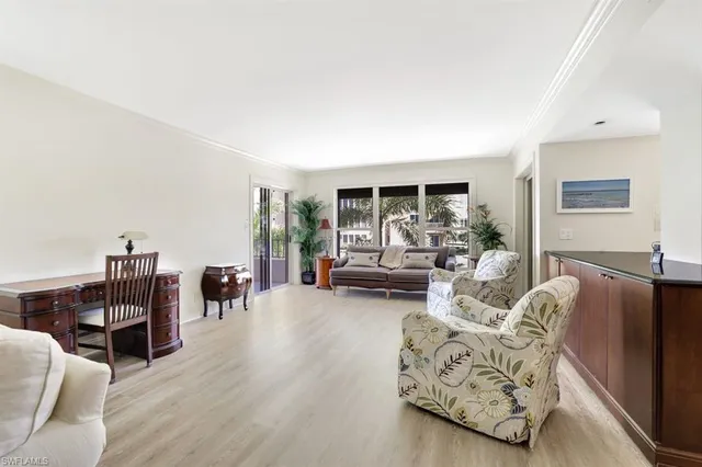 $10,500 | 4451 Gulf Shore Boulevard North, Unit 405, Naples, FL 34103