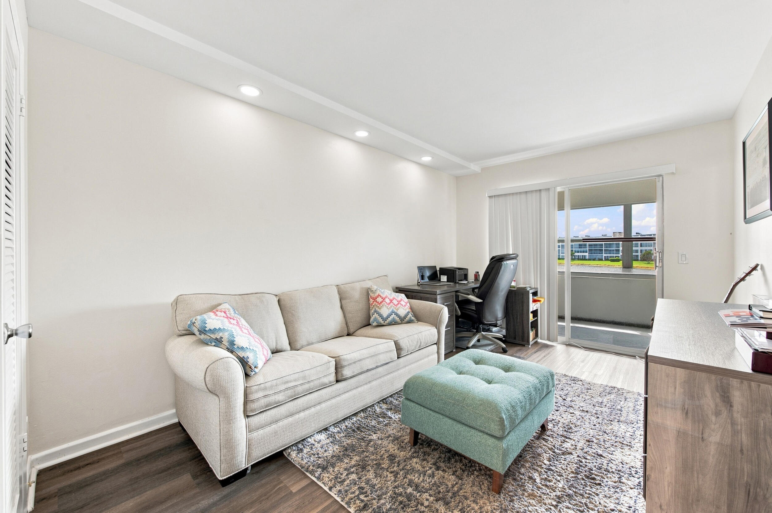 2069 Guildford East, Unit D Boca Raton, FL 33434 - Photo 11 of 16 Secondary Bedroom