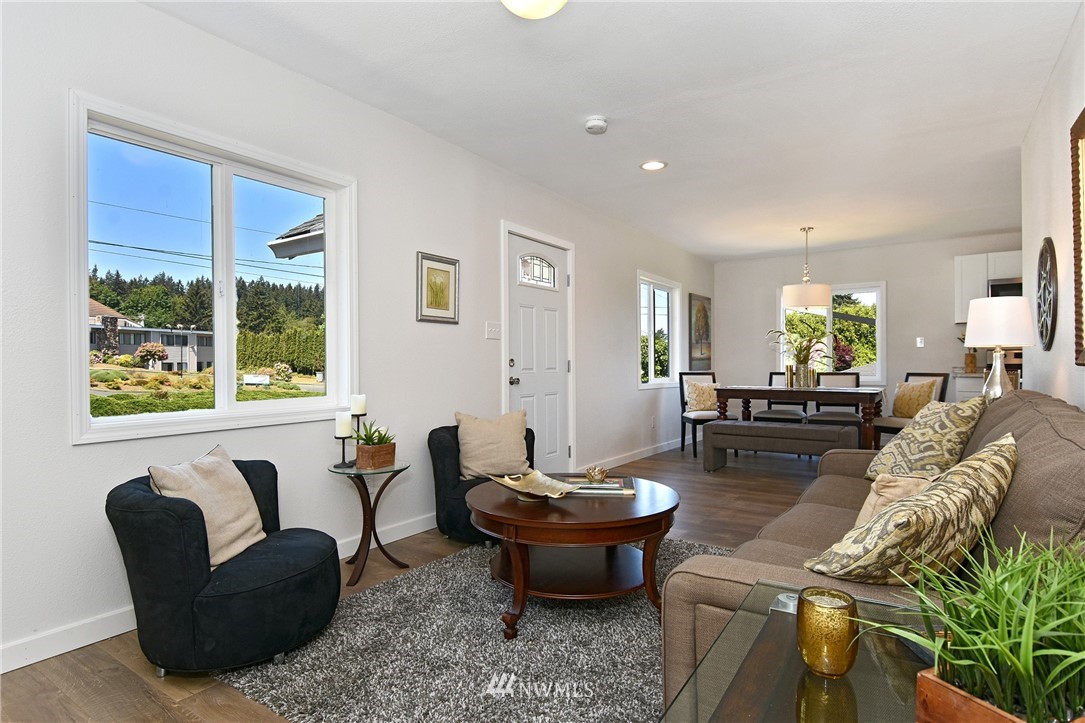 4501 Rucker Avenue Everett, WA 98203 - Photo 4 of 15 Gallery Image 4