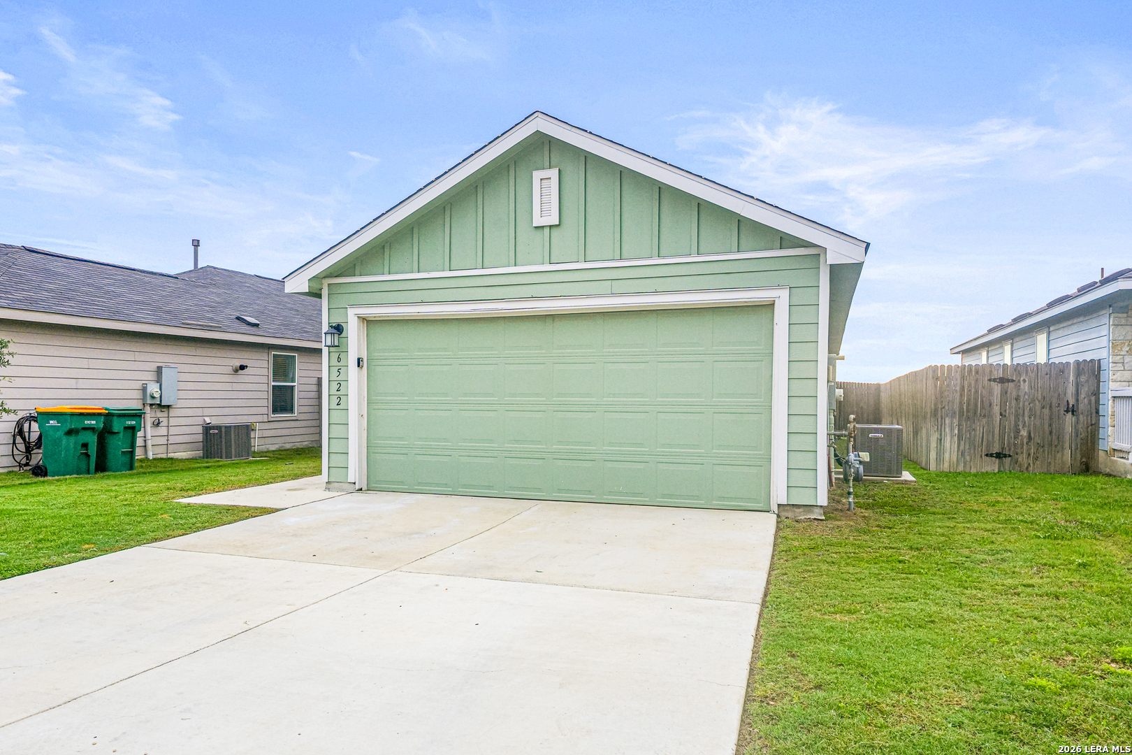 6522 Runaway Row Converse, TX 78109 - Photo 2 of 23