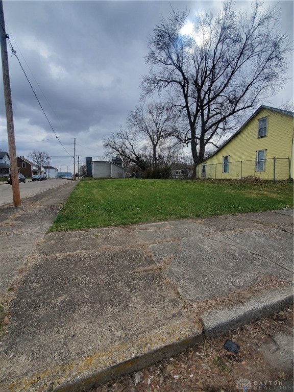 453 East Pleasant Street Springfield, OH 45505 - Photo 2 of 5