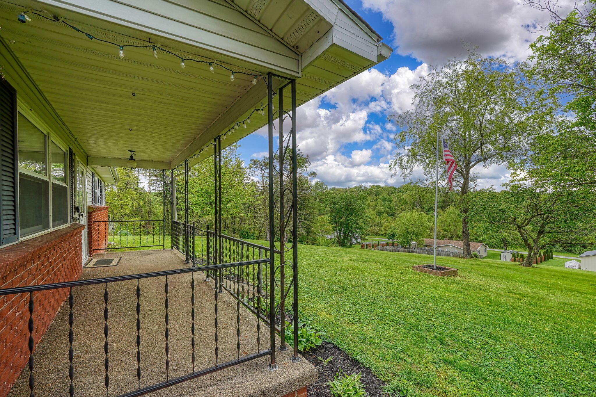 627 Russ Road Jackson, OH 45640 - Photo 10 of 41 10. Front Porch