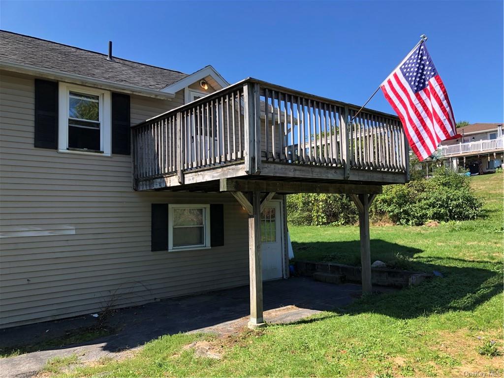 10 Mulberry Lane, Milton, NY 12547 Compass