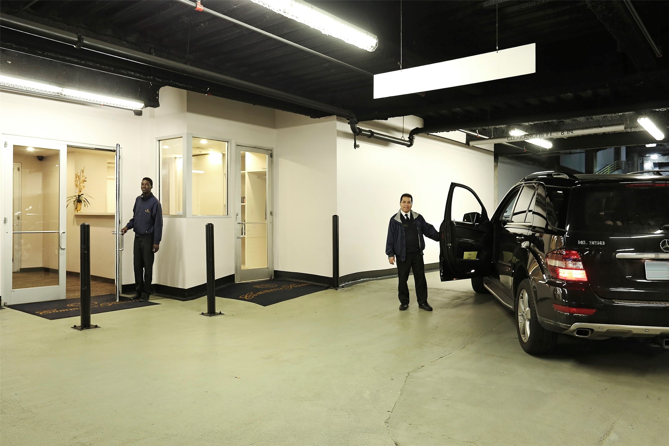 914 Main Street, Unit 1201 Houston, TX 77002 - Photo 33 of 36 a view of a room with gym equipment