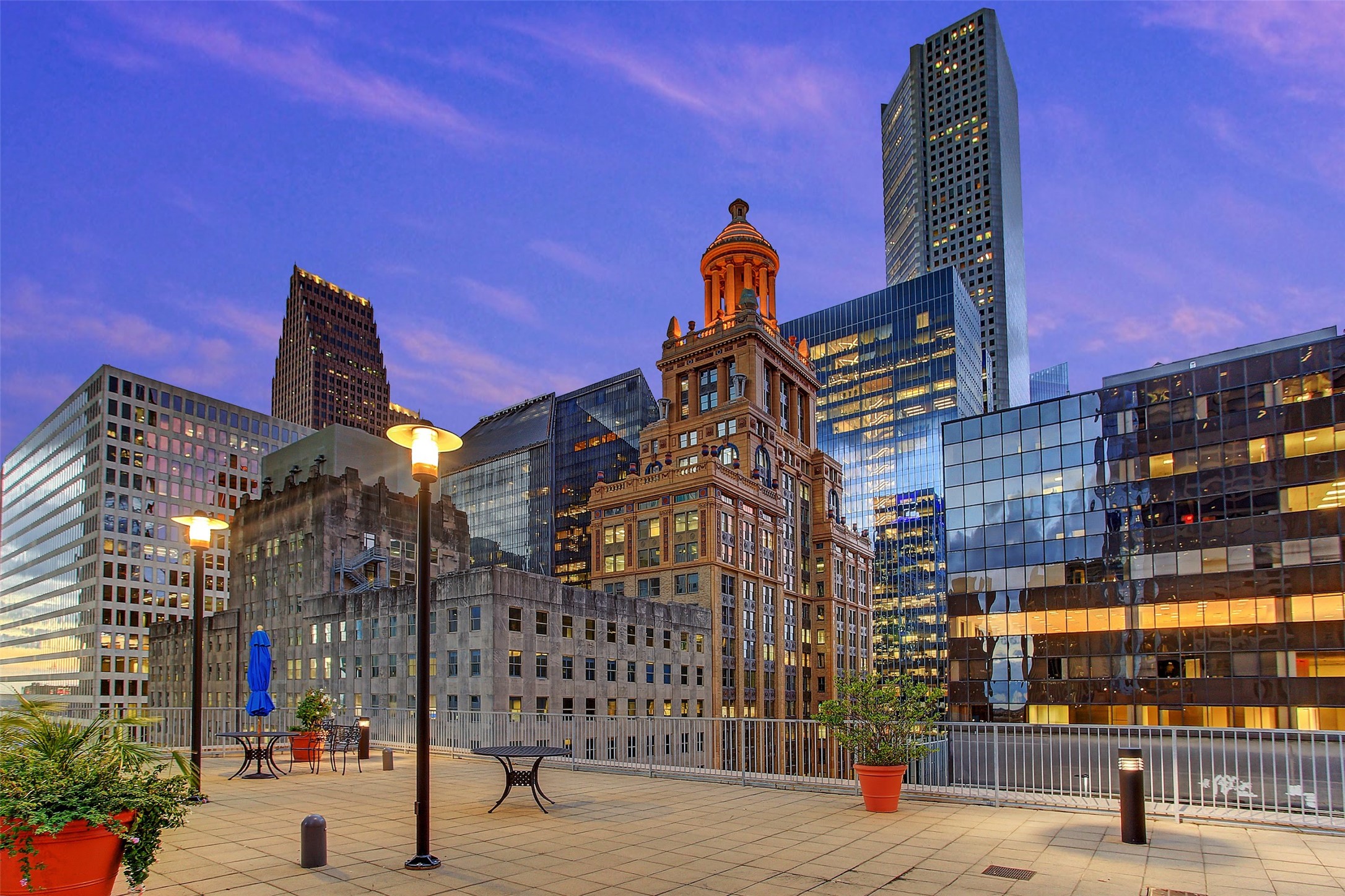 914 Main Street, Unit 1201 Houston, TX 77002 - Photo 34 of 36 a front view of a building with street view
