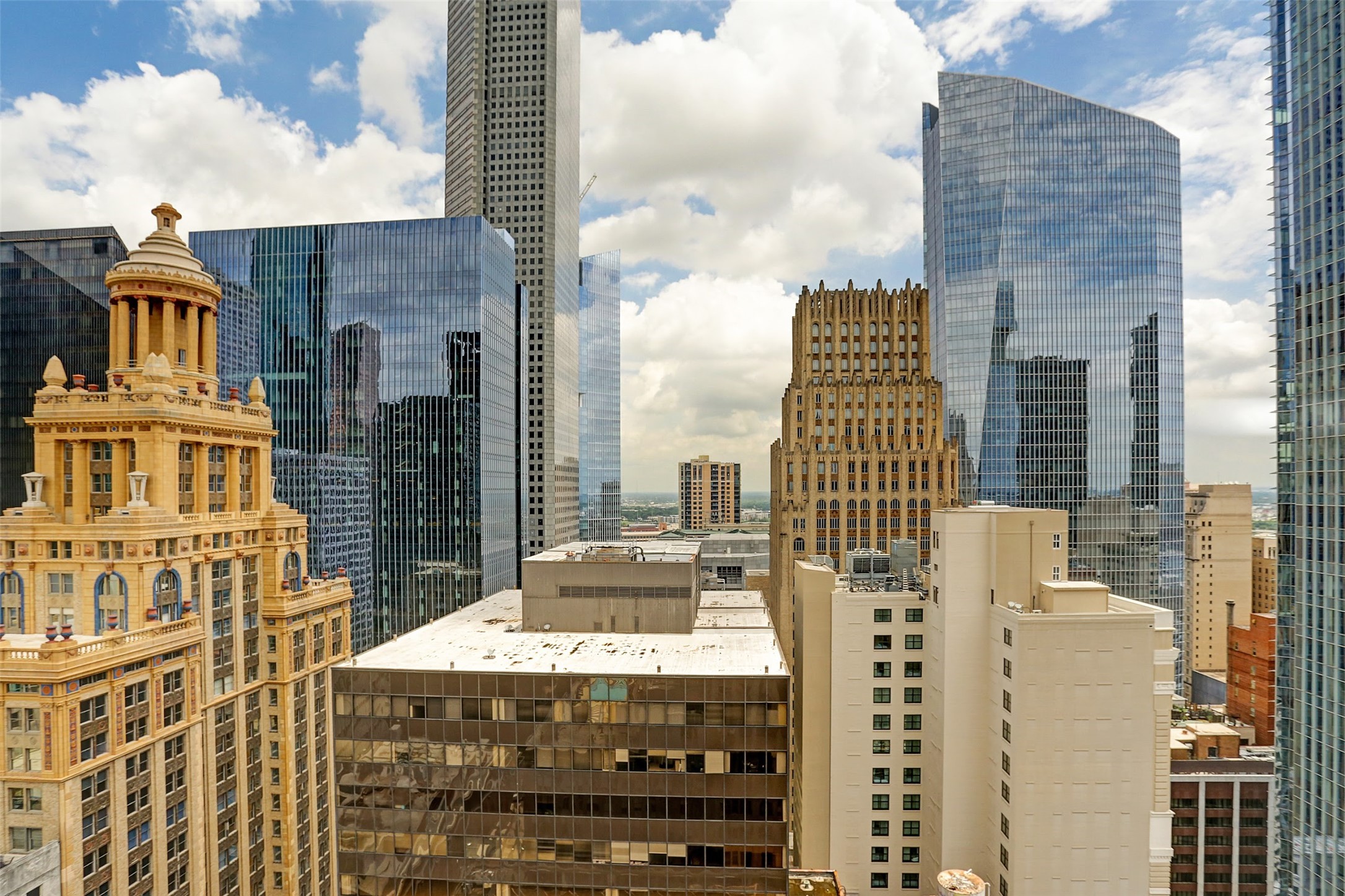914 Main Street, Unit 1201 Houston, TX 77002 - Photo 35 of 36 a view of building with city view