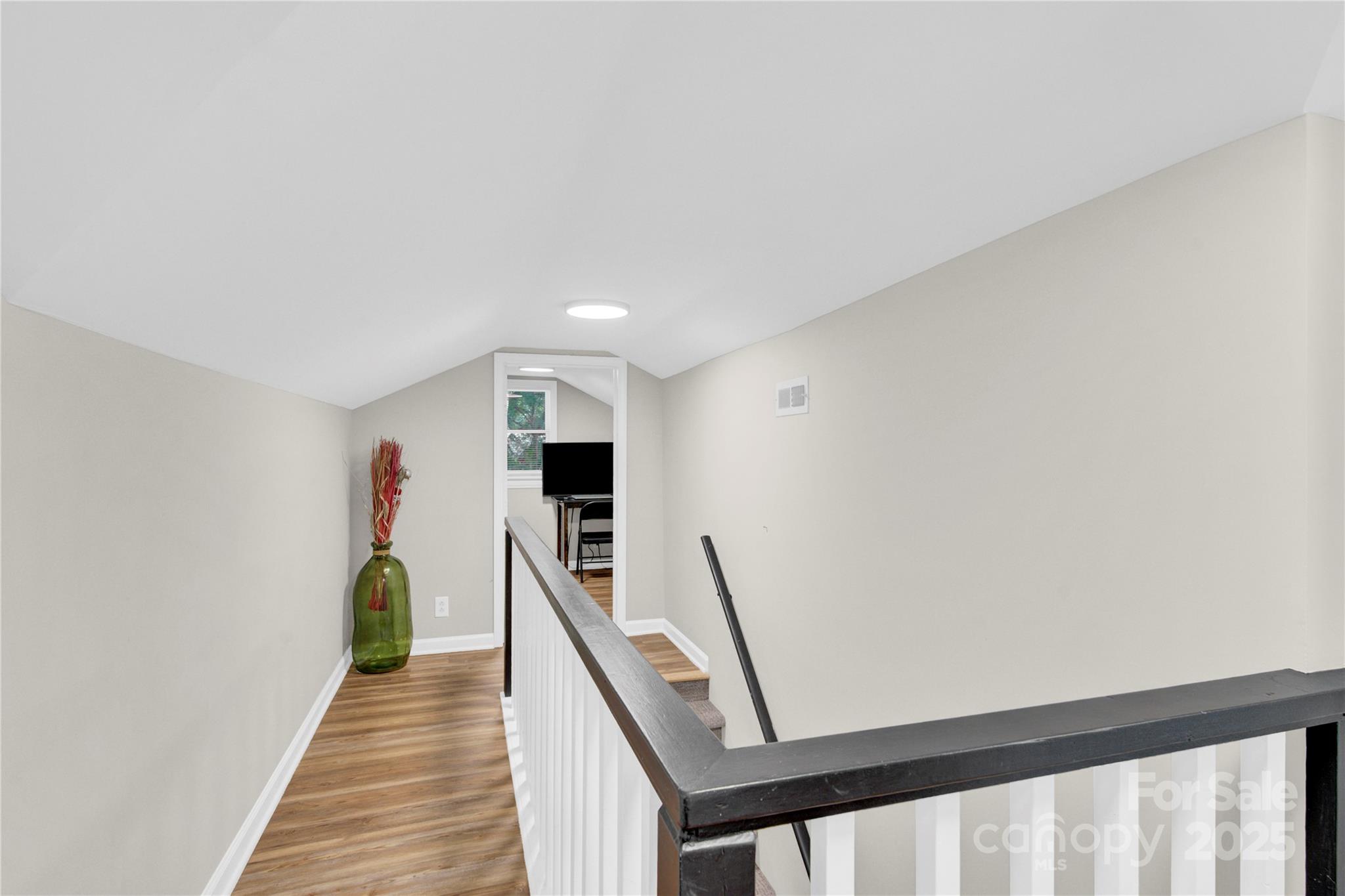 319 North Hoskins Road Charlotte, NC 28216 - Photo 13 of 17