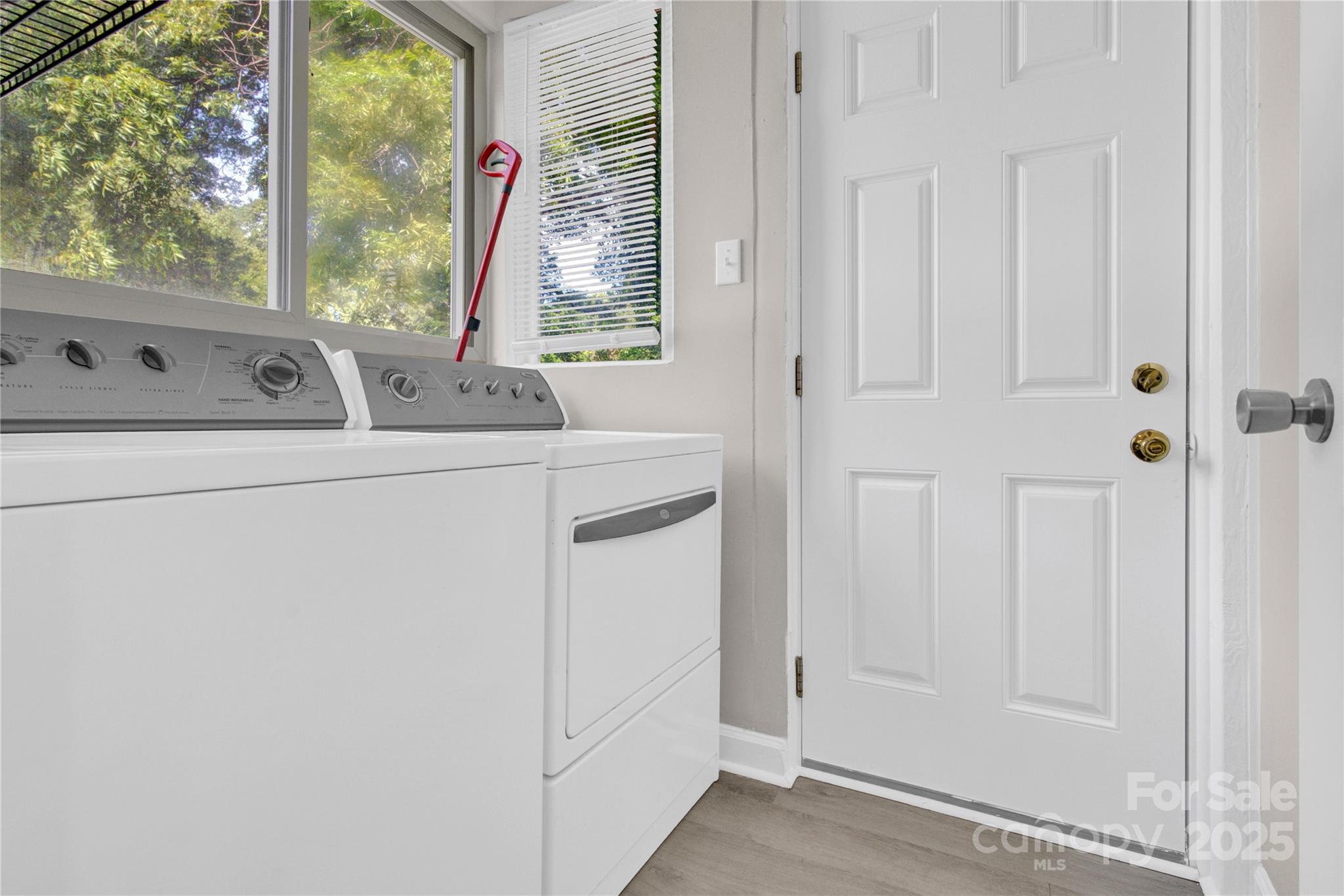 319 North Hoskins Road Charlotte, NC 28216 - Photo 17 of 17