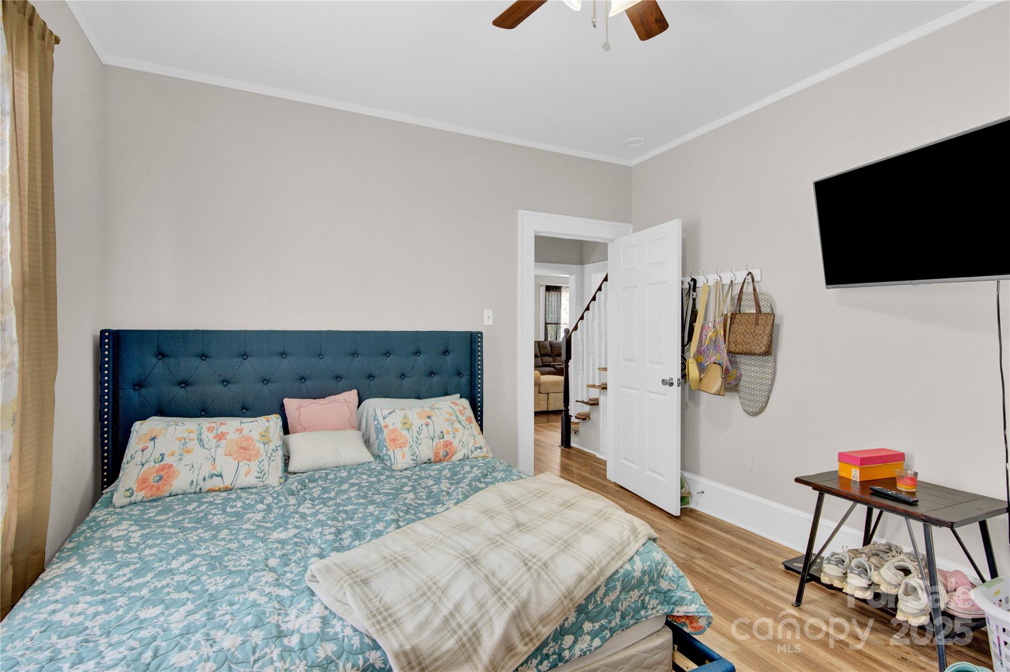319 North Hoskins Road Charlotte, NC 28216 - Photo 10 of 17