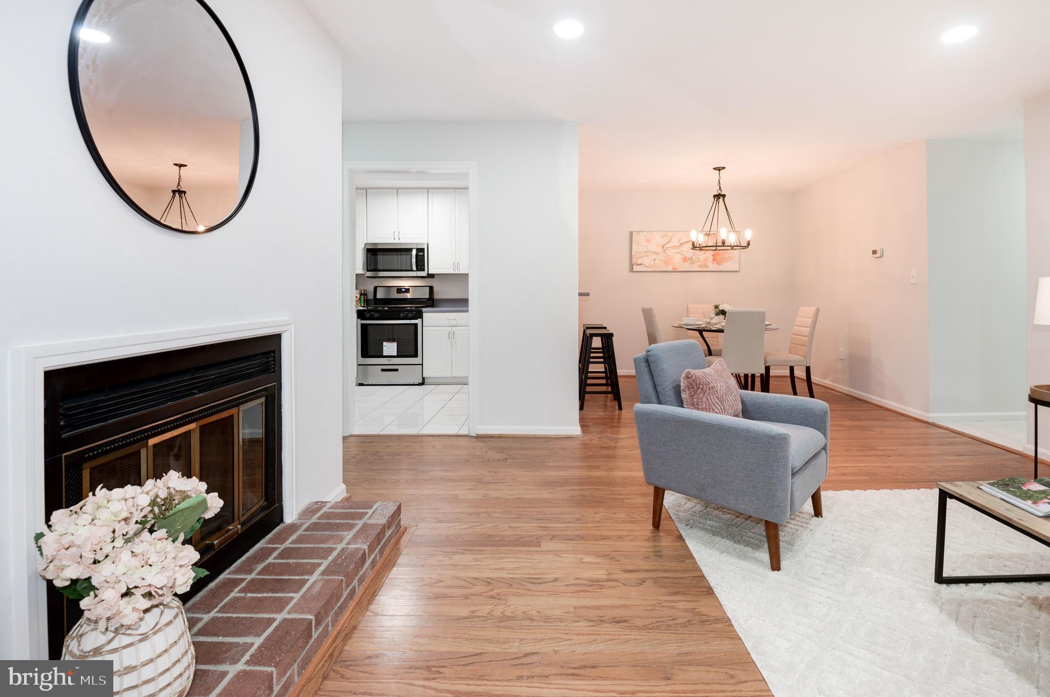 2255 Hunter's Run Drive, Unit 2255 Reston, VA 20191 - Photo 4 of 43 Gallery Image 4