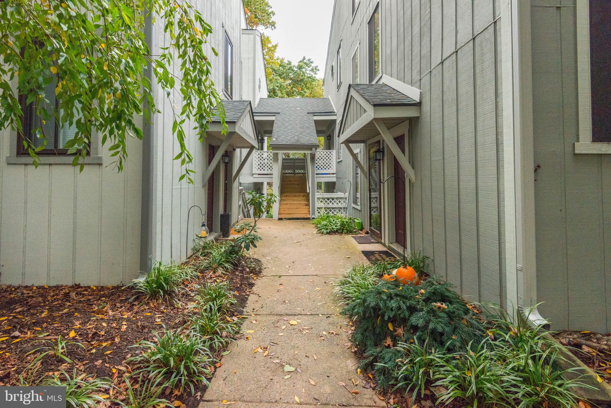2255 Hunter's Run Drive, Unit 2255 Reston, VA 20191 - Photo 34 of 43 Gallery Image 34