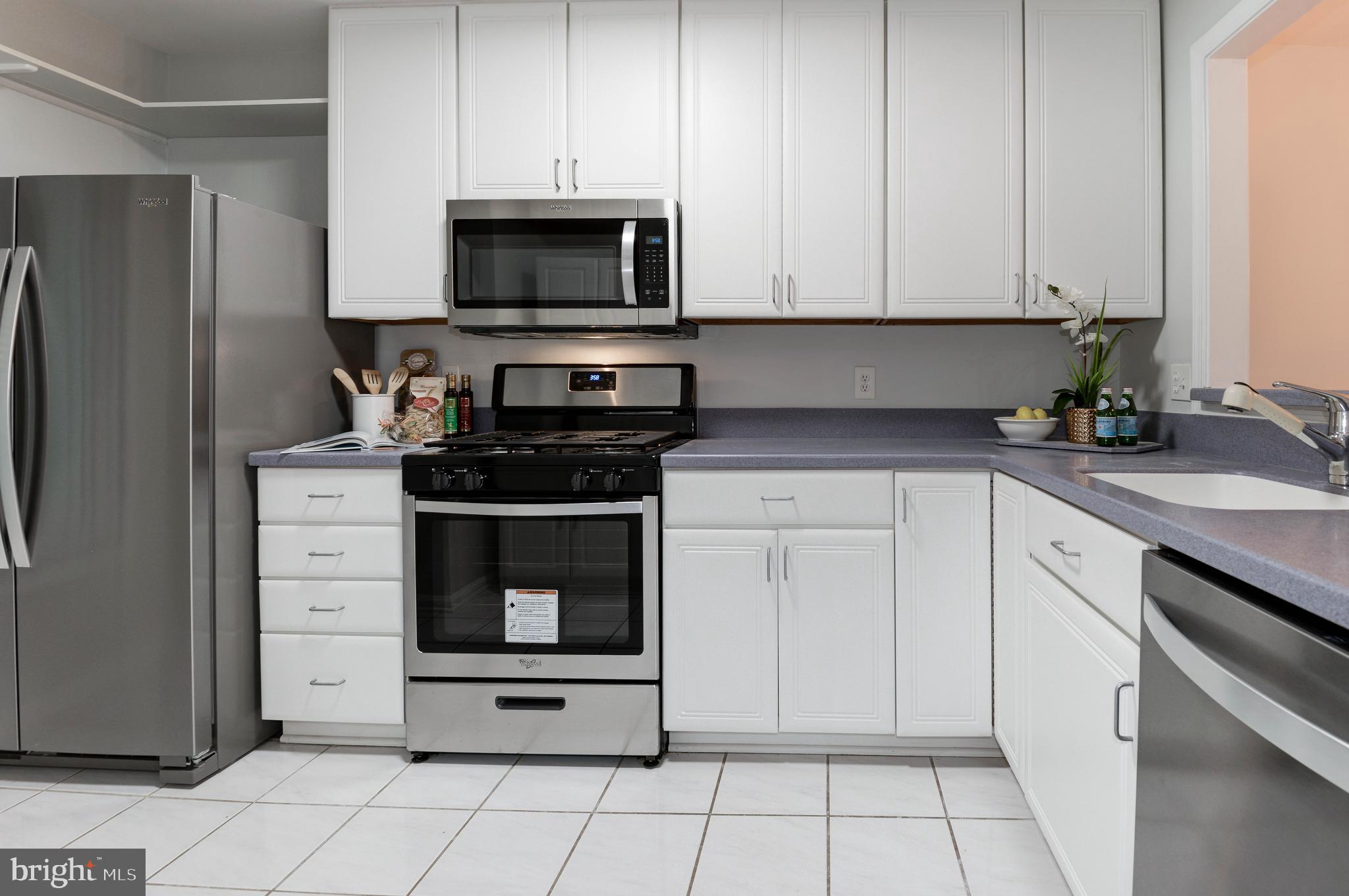 2255 Hunter's Run Drive, Unit 2255 Reston, VA 20191 - Photo 6 of 43 Gallery Image 6