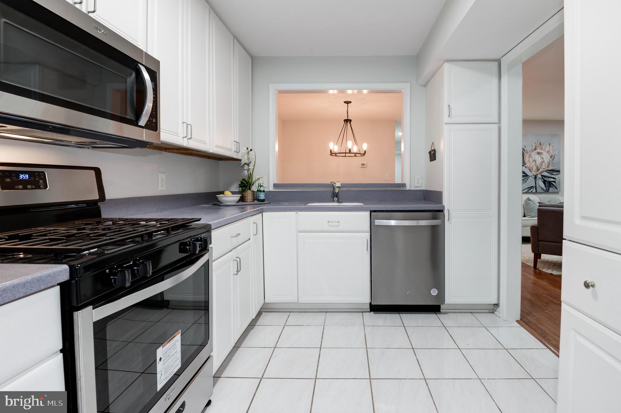 2255 Hunter's Run Drive, Unit 2255 Reston, VA 20191 - Photo 8 of 43 Gallery Image 8