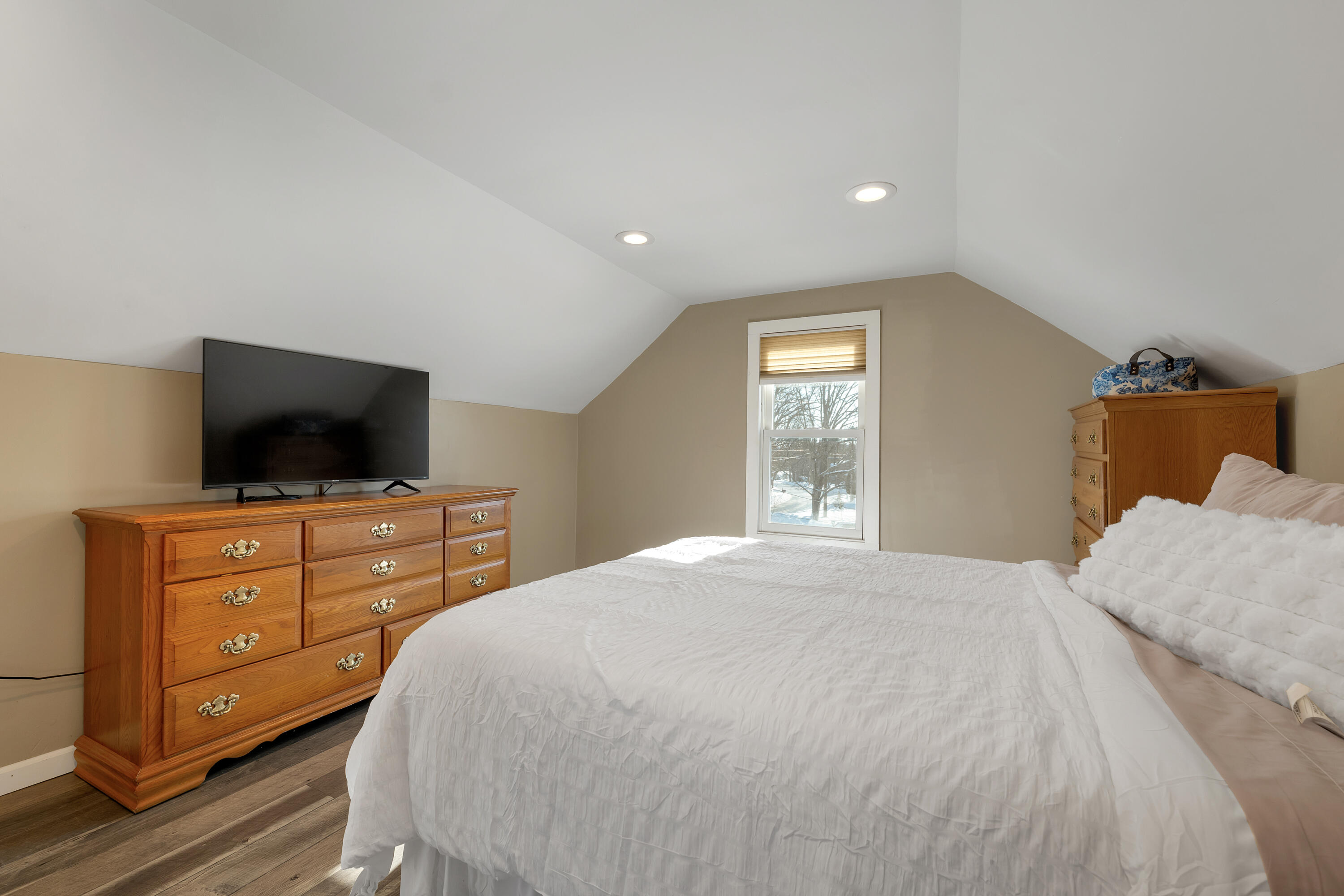 102 Elm Street Epping, NH 03042 - Photo 23 of 44 102ElmSt-035