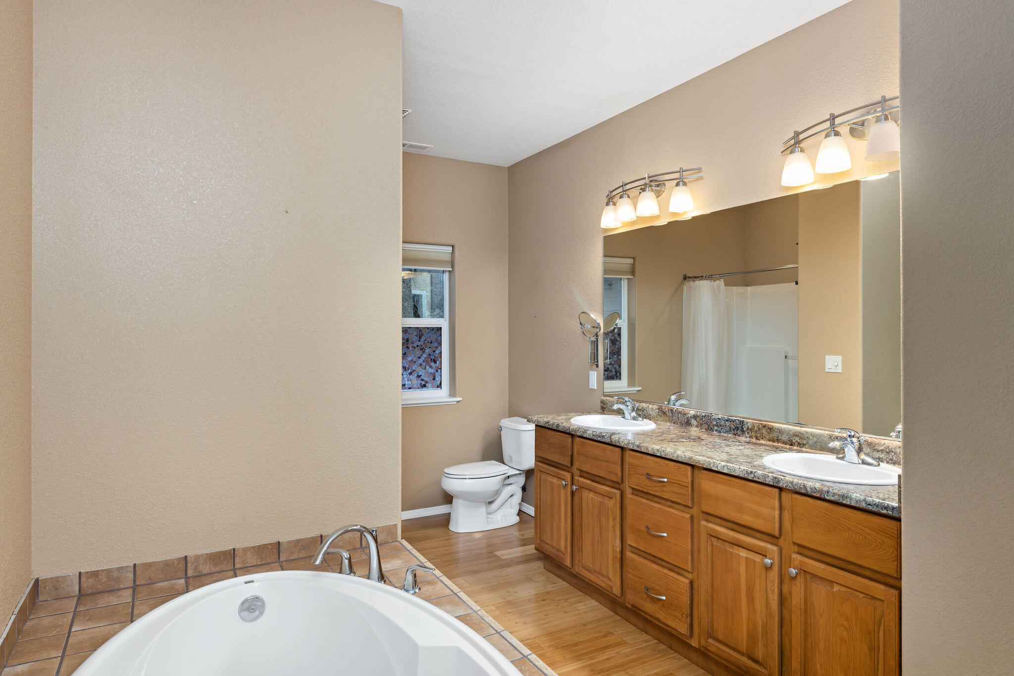 10523 Lower River Road Grants Pass, OR 97526 - Photo 22 of 58 079A6597
