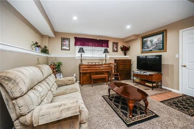 $285,000 | 7300 Chaddy Circle, Pleasant Valley, MO 64068